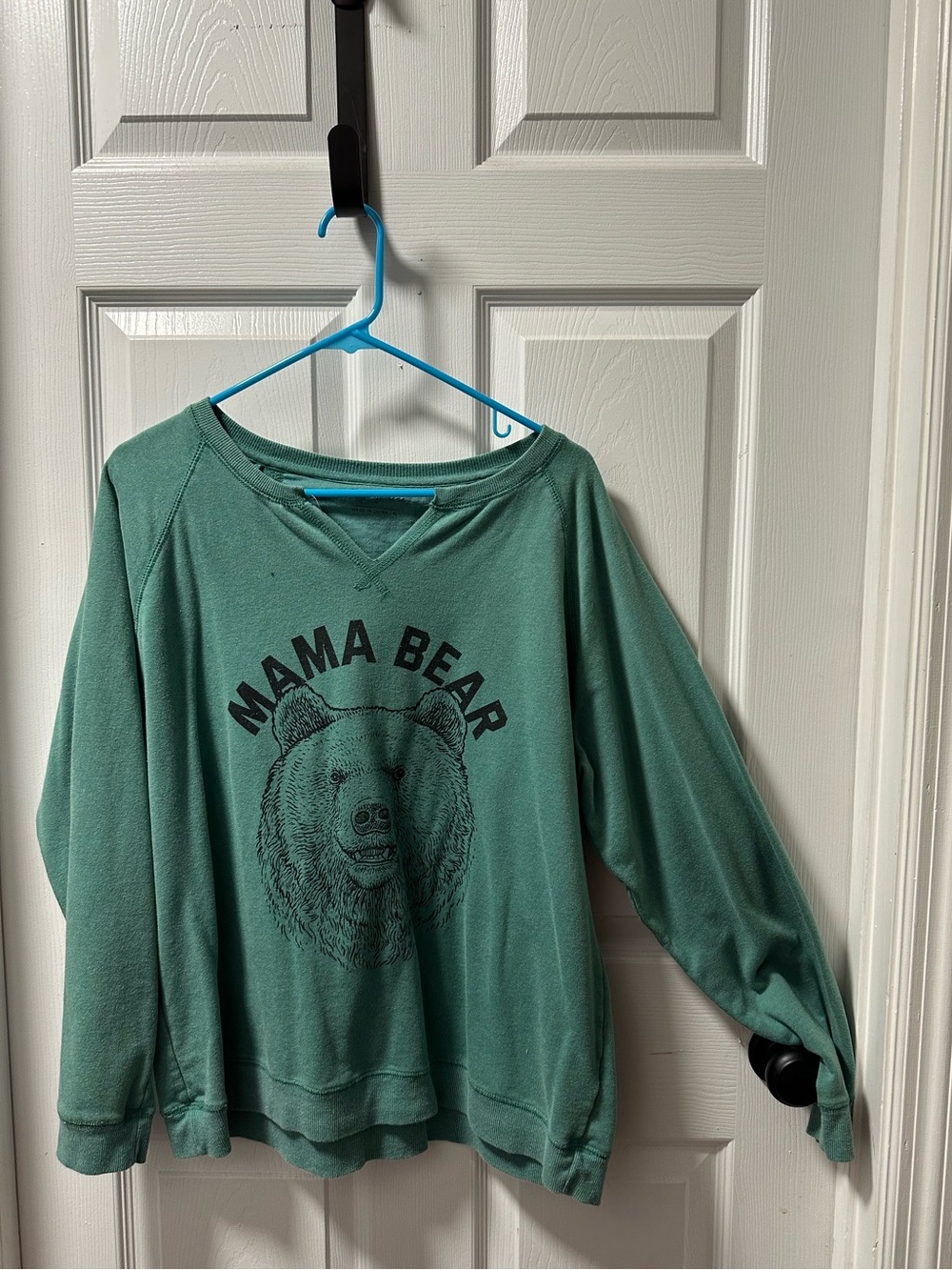 Mama Bear Graphic Pullover Sweatshirt - Green